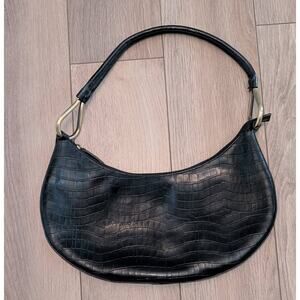 Womens Bueno Mock Croc Faux Leather Baguette Crescent Shape Handbag Purse Black